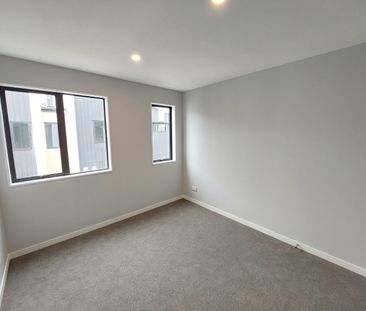 Exceptional 3-Level 4-Bedroom townhouse in Double Grammar Zone! - Photo 5