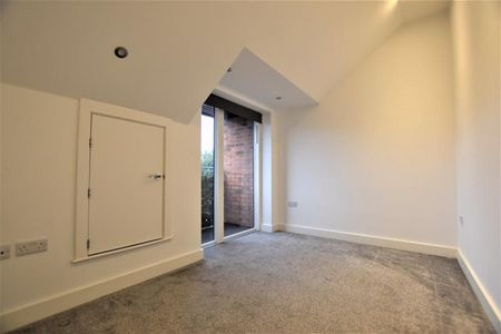 3 Bedroom Terraced To Let - Photo 3