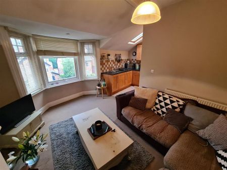 2 bedroom flat to rent - Photo 2