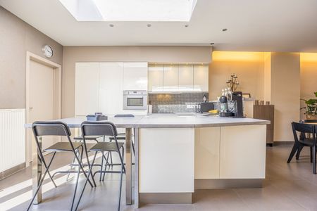 TE HUUR : Instapklare rijwoning met zonnige tuin te koop in Assebroek - Photo 5