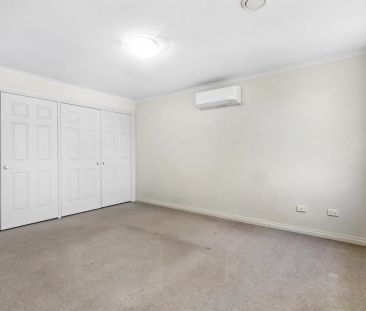 Neat 3-Bedroom Townhouse in a Prime Elsternwick Location - Photo 4