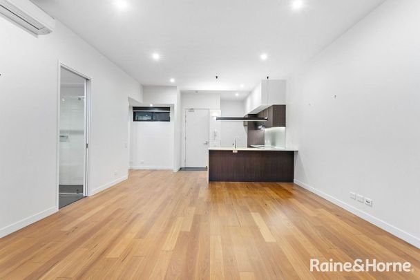 Stylish One-bedroom Apartment in Convenient Location! - Photo 1