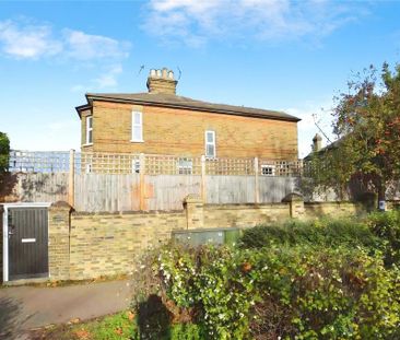 2 bedroom end of terrace house to rent - Photo 5