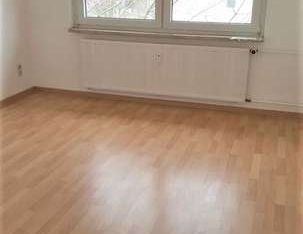 ***Großzügige 3- Raumwohnung mit PKW - Stellplatz und Kelleranteil*** - Photo 1