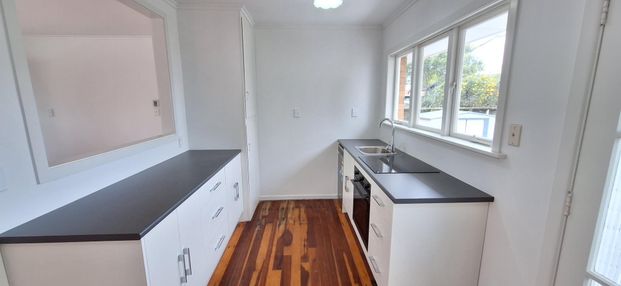 Renovated 2-Bedroom Waterview Unit – Move-In Ready! - Photo 1