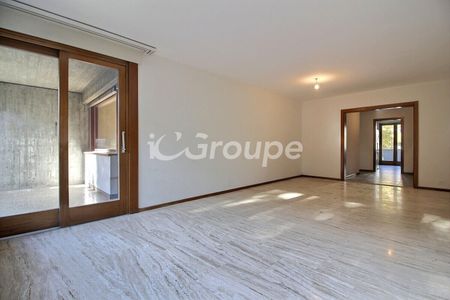 Spacious and quiet 4.5 room apartment + kitchen with separate balcony in Sion - Photo 3