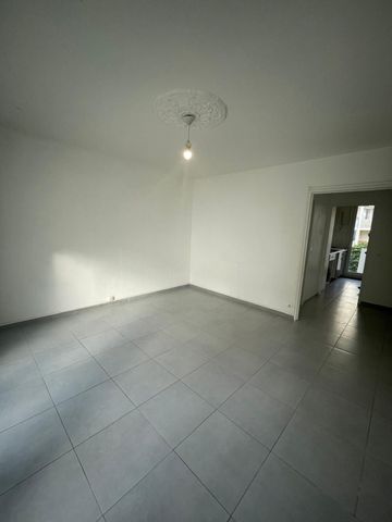 Location Appartement 3 pièces 60m² MARIGNANE 13700 - Photo 3