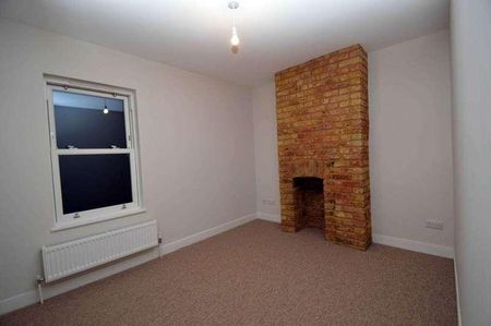 New Haw, KT15 - Photo 3