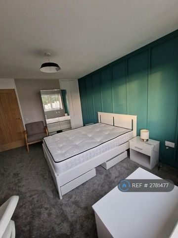 1 bedroom in a house share to rent - Photo 5