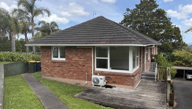 Brick and tile cutie! - Photo 1