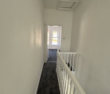 3 Bed Terraced House, Roda St, M9 - Photo 2