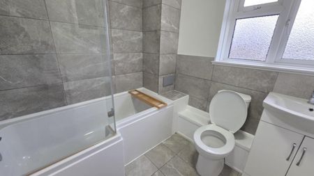 1 Bedroom Flat To Let - Photo 5