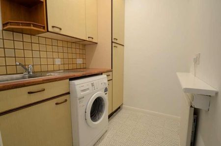 Station Crescent, Ashford, TW15 - Photo 4