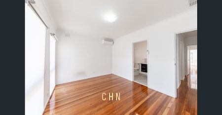 Stylish Family Home in Prime Box Hill North Location – 4 Bedrooms, 4 Bathrooms - Photo 2