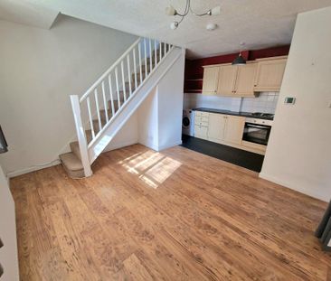 1 bedroom semi-detached house to rent - Photo 3