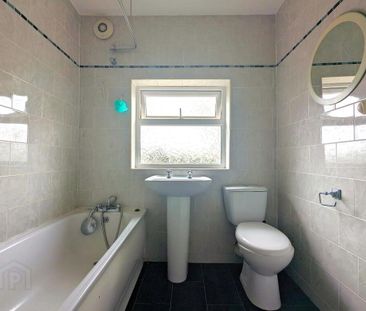 21 Sunnymede Park, Dunmurry, Belfast, BT17 0PU - Photo 5