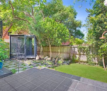 Stylish, Sunlit Cottage Just Steps from Cremorne Village - Photo 5