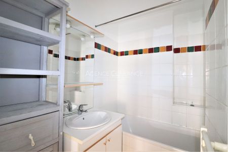 Location Appartement 3 pièces 64m² LA CIOTAT 13600 - Photo 2