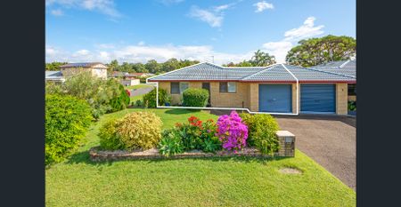 SPACIOUS TWO BEDROOM DUPLEX IN PARADISE POINT - Photo 3