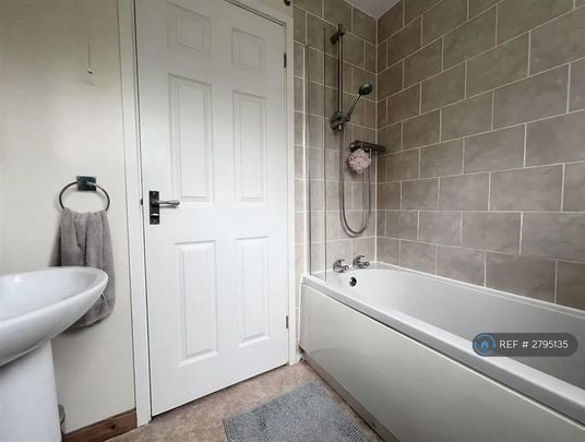 1 bedroom semi-detached house to rent - Photo 1