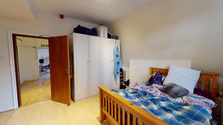 4 bedroom ground floor flat to rent - Photo 4