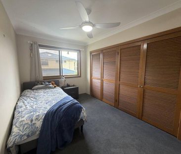 Spacious Coastal Family Home with Ocean Views & Pool - Wallabi Point - Photo 6