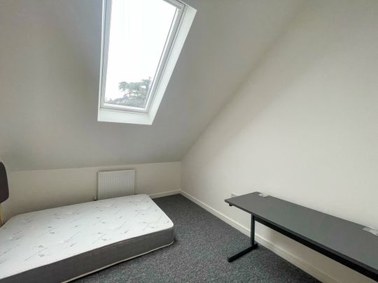 Edgeware Road, Staple Hill, BS16 4LZ - Photo 1