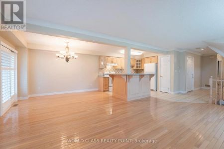 1 MAGNOLIA CRESCENT - Photo 2