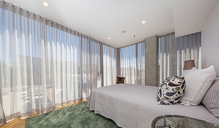 Fully Furnished High-end Living on Lonsdale! - Photo 4