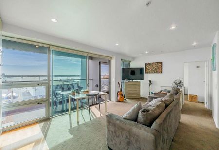 One bedroom with amazing view in Scene One apartme - Photo 3