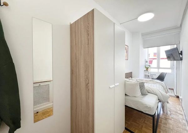 Calle Pedro Heredia, Madrid, Community of Madrid 28028