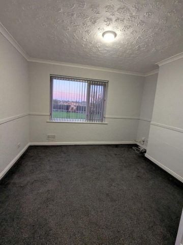 2 bedroom semi-detached house to rent - Photo 2