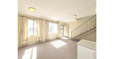 Bright 2 Level 2 Bedroom Unit - Photo 4