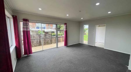 Spacious Home - Photo 5