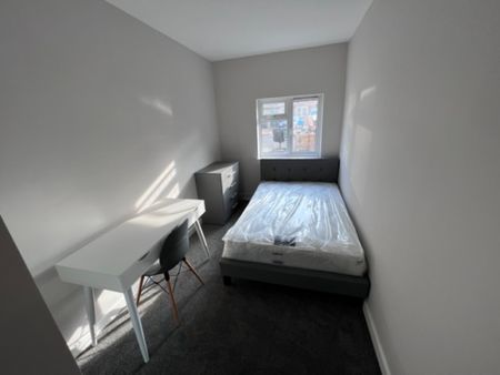 2 Bed Student Accommodation - Photo 4