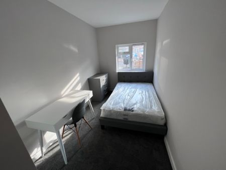 2 Bed Student Accommodation - Photo 3