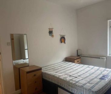 1 Bed Flat, Derby Road, NG7 - Photo 6