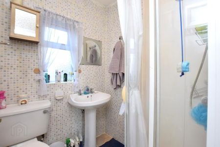 25 Bloomfield Crescent, Belfast, BT5 5AT - Photo 5