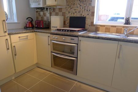 2 bedroom terraced house to rent - Photo 5