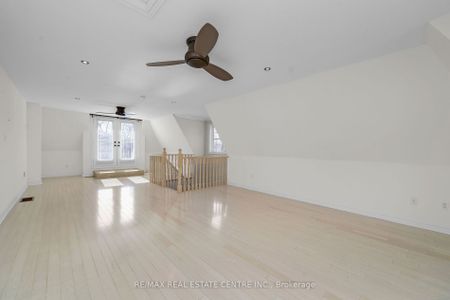 Townhouse For Lease | W8134144 - Photo 4