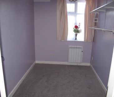 1 bedroom ground floor flat to rent - Photo 2