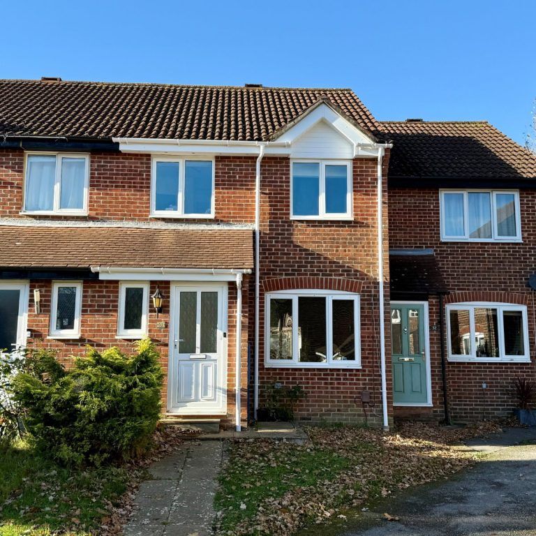 3 Bedroom House - The Hurdles, Fareham - Photo 1