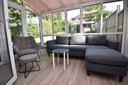 5 bedroom semi-detached house to rent - Photo 5