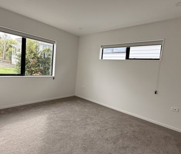 Brand New 4 Bedroom Near Pakurange Heights schools - Photo 3
