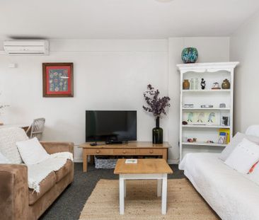 Spacious unit with beautiful views - Photo 1