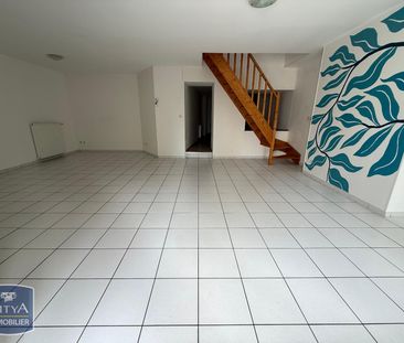 Location Maison 4 pièces 120m² DAMIGNY 61250 - Photo 1