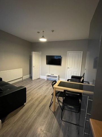 69 Junction Road, Hunters Bar - Photo 3