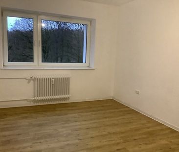 Wer will mich!? Praktische 2-Zimmer-Wohnung mit Balkon und Fahrstuh... - Foto 3