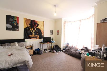 6 bedroom semi-detached house to rent - Photo 5