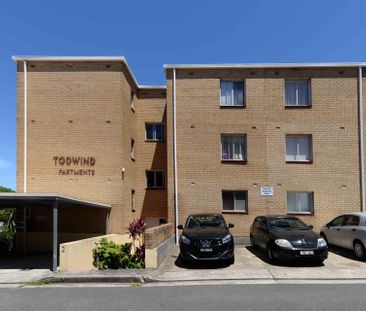 1 BEDROOM APARTMENT VERY CLOSE TO UNSW WITH CAR SPACE !! - Photo 4